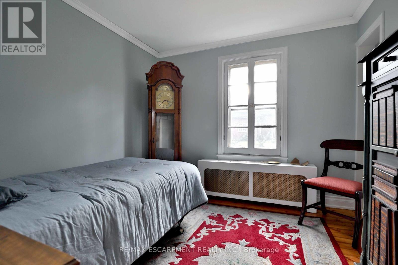 Cottage - 243 Shoreacres Road, Burlington, ON