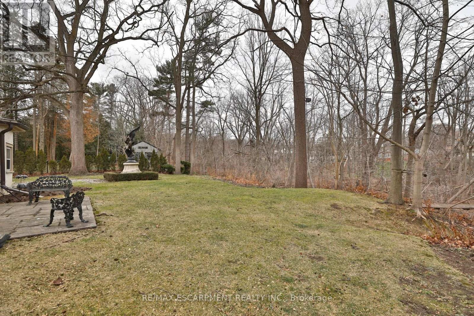 Cottage - 243 Shoreacres Road, Burlington, ON