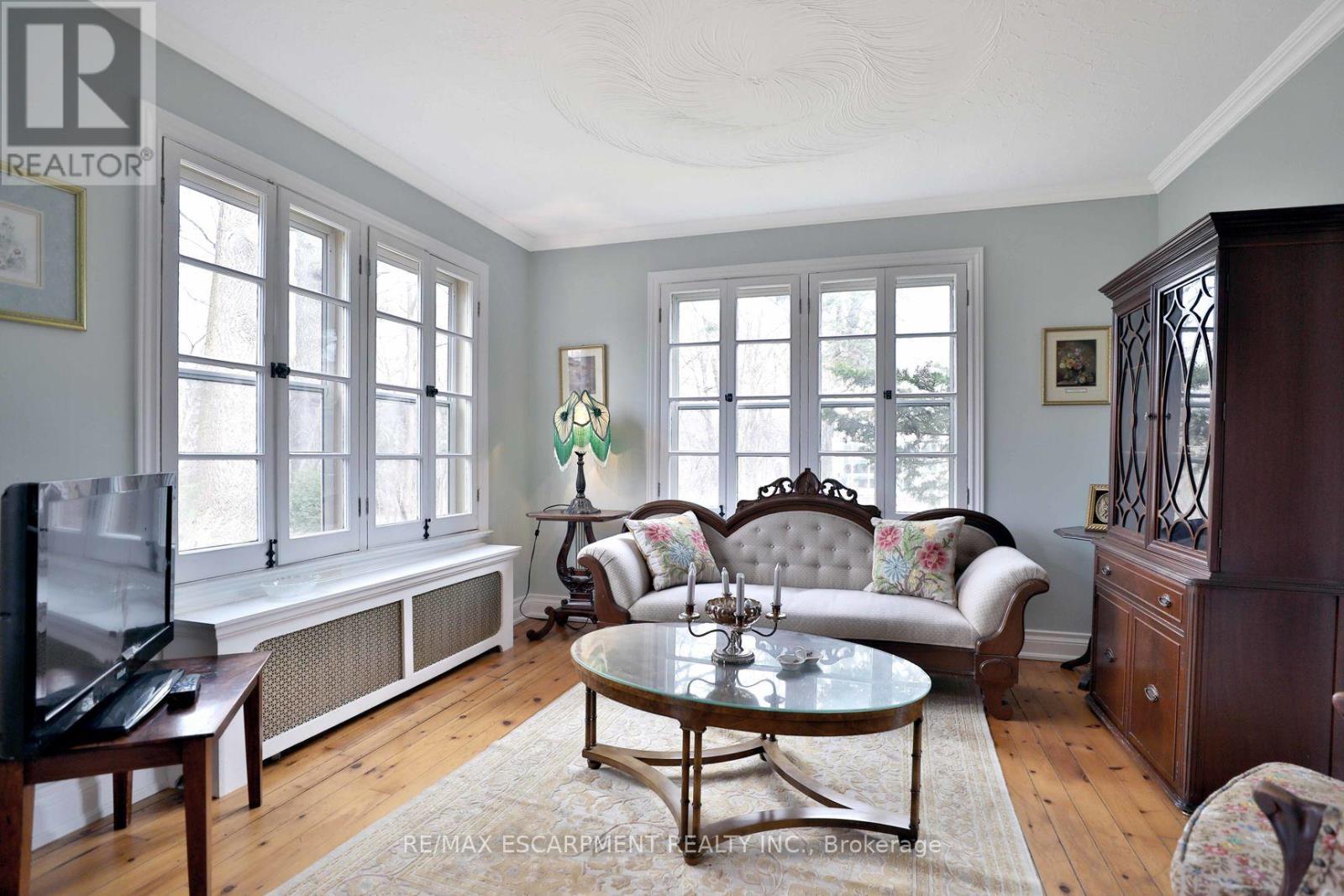 Cottage - 243 Shoreacres Road, Burlington, ON