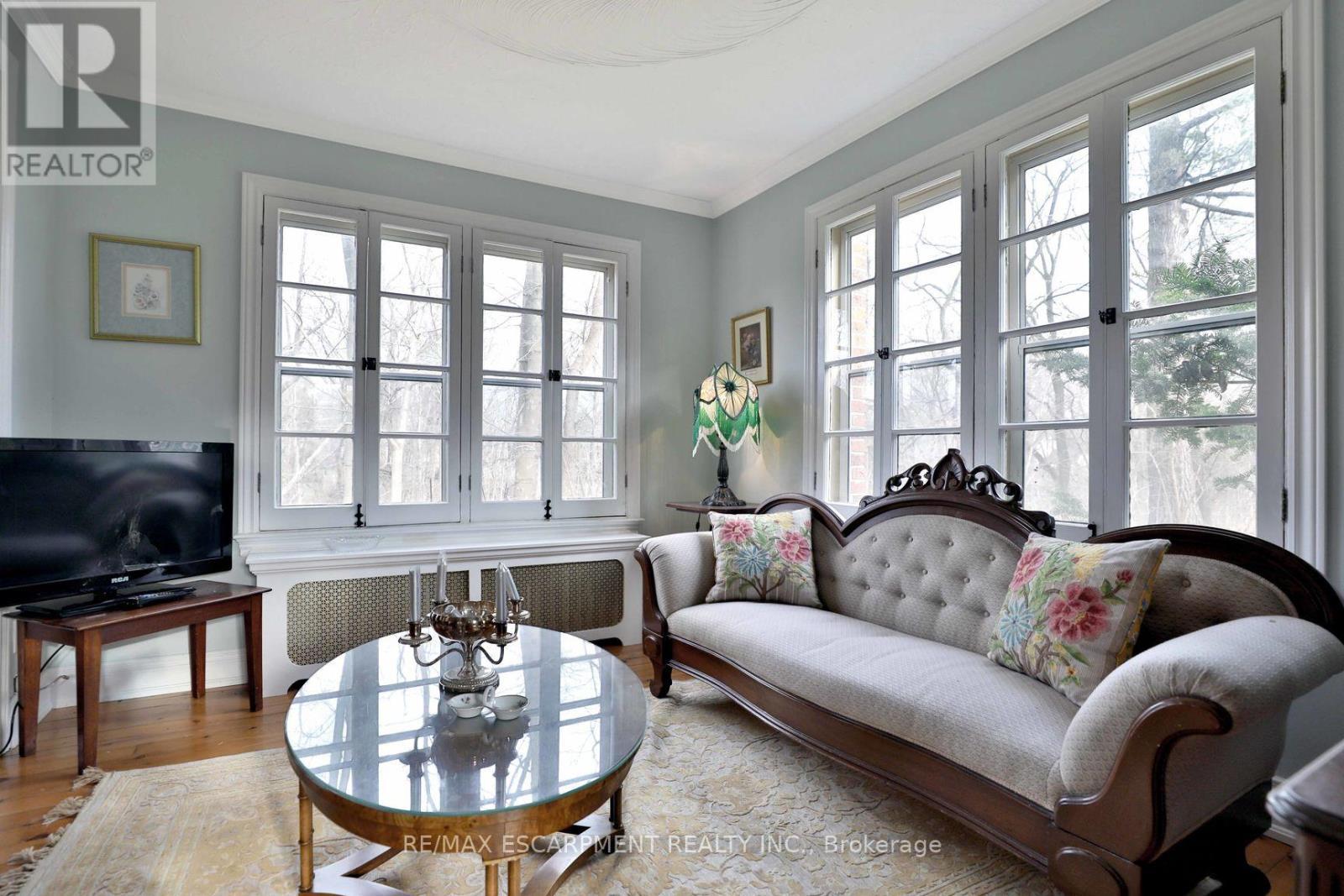 Cottage - 243 Shoreacres Road, Burlington, ON