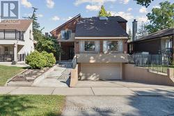 6 MUIR AVENUE Toronto, ON M9L 1H3