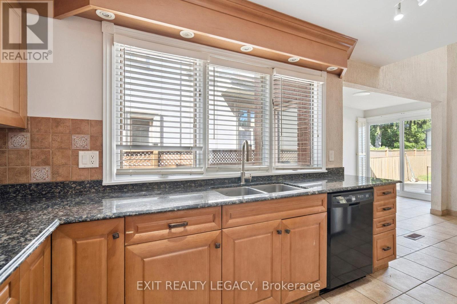 6 Muir Avenue, Toronto, ON - Indoor Photo Showing Kitchen With Double Sink