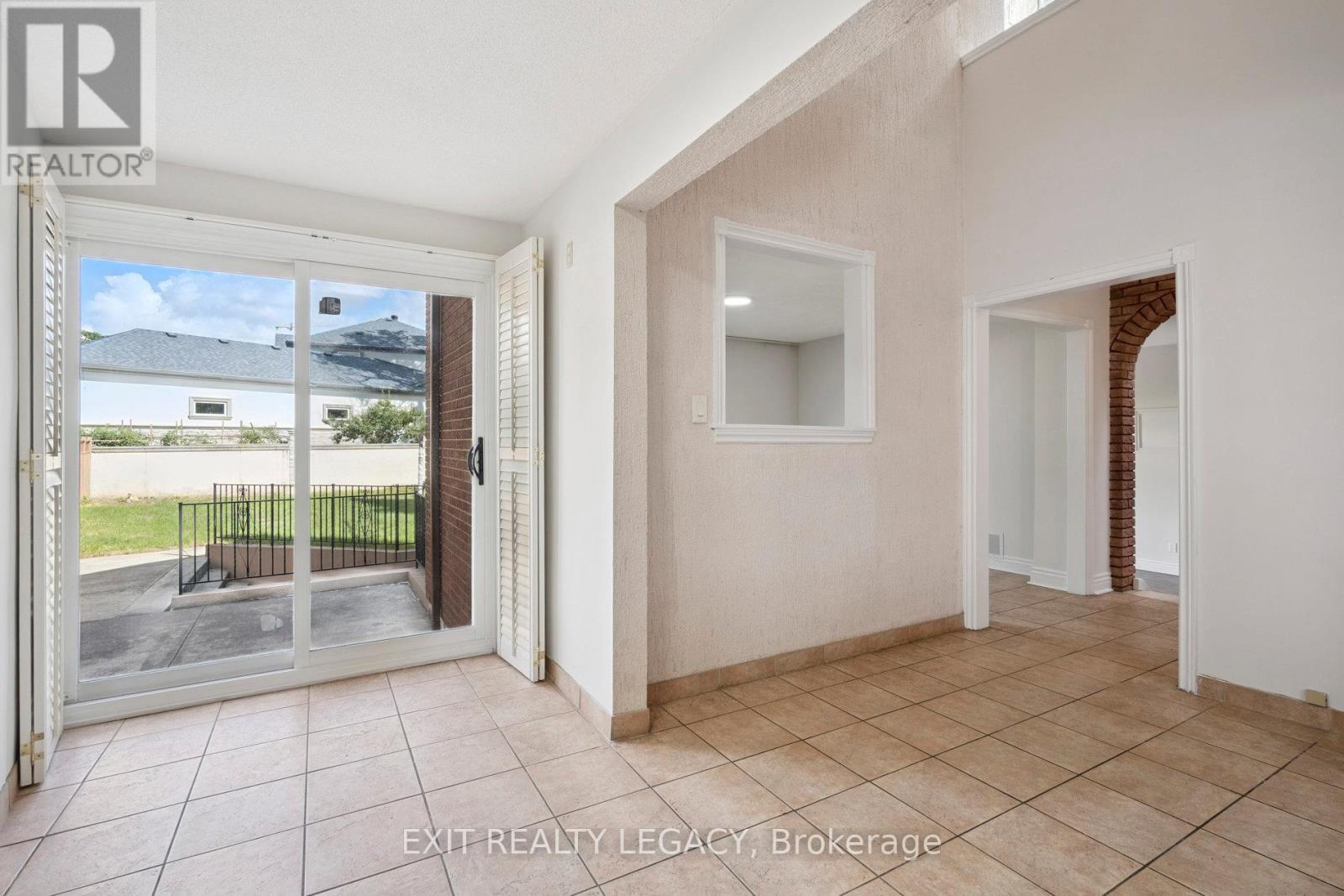 6 Muir Avenue, Toronto, ON - Indoor Photo Showing Other Room