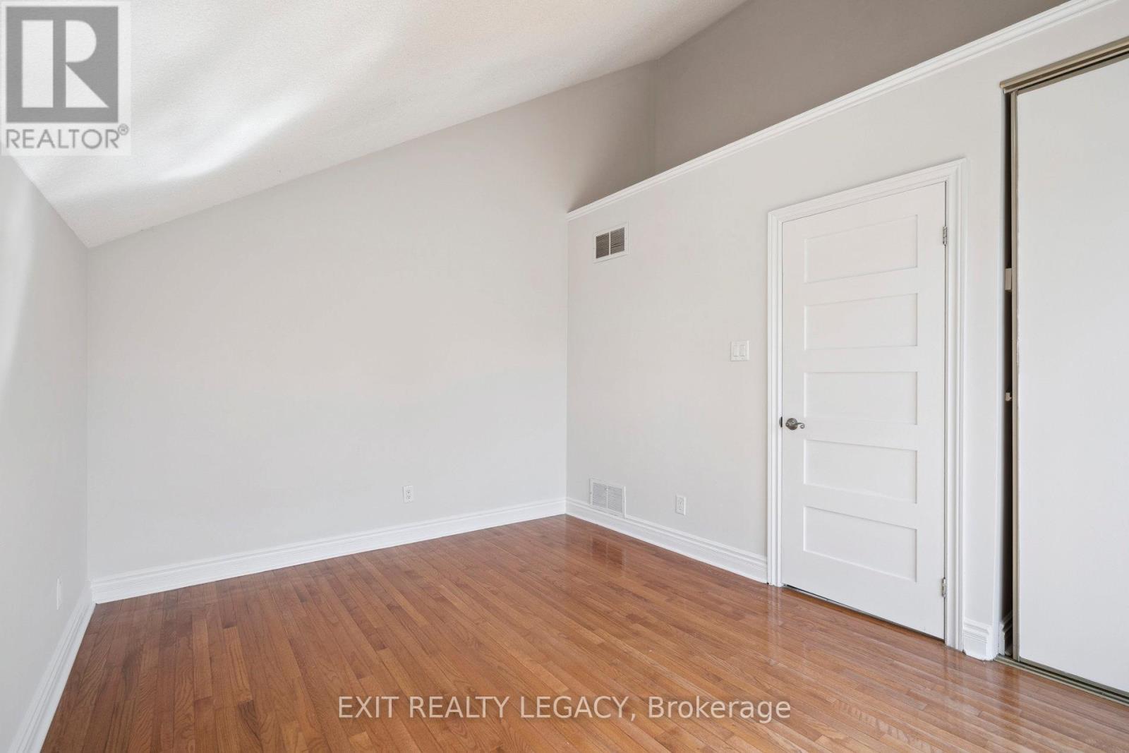 6 Muir Avenue, Toronto, ON - Indoor Photo Showing Other Room