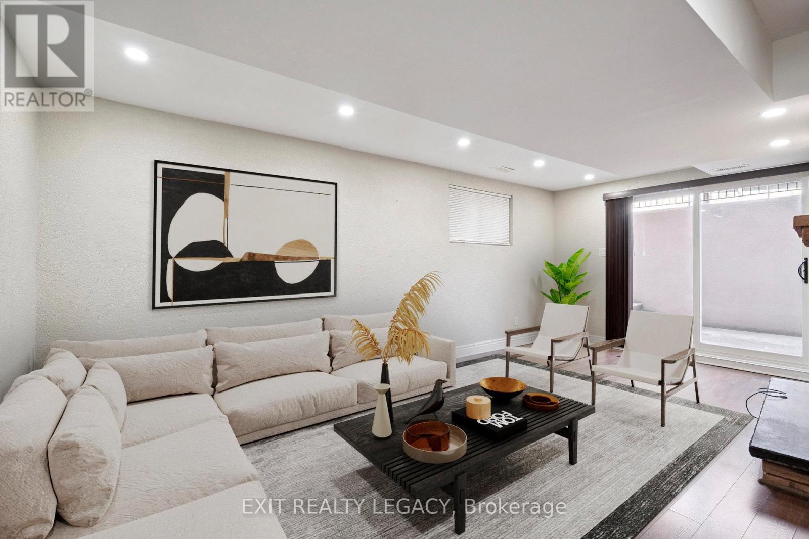 6 Muir Avenue, Toronto, ON - Indoor