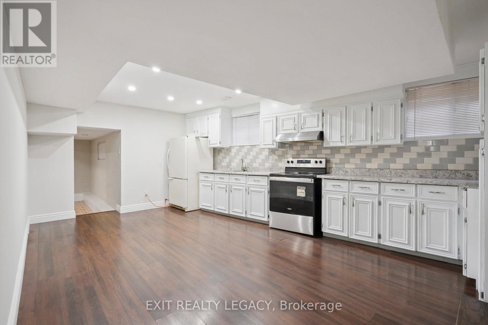 6 Muir Avenue, Toronto, ON - Indoor Photo Showing Kitchen