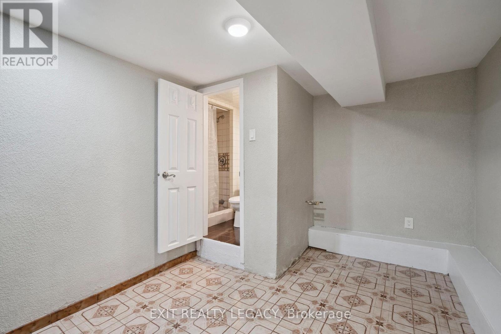 6 Muir Avenue, Toronto, ON - Indoor Photo Showing Other Room