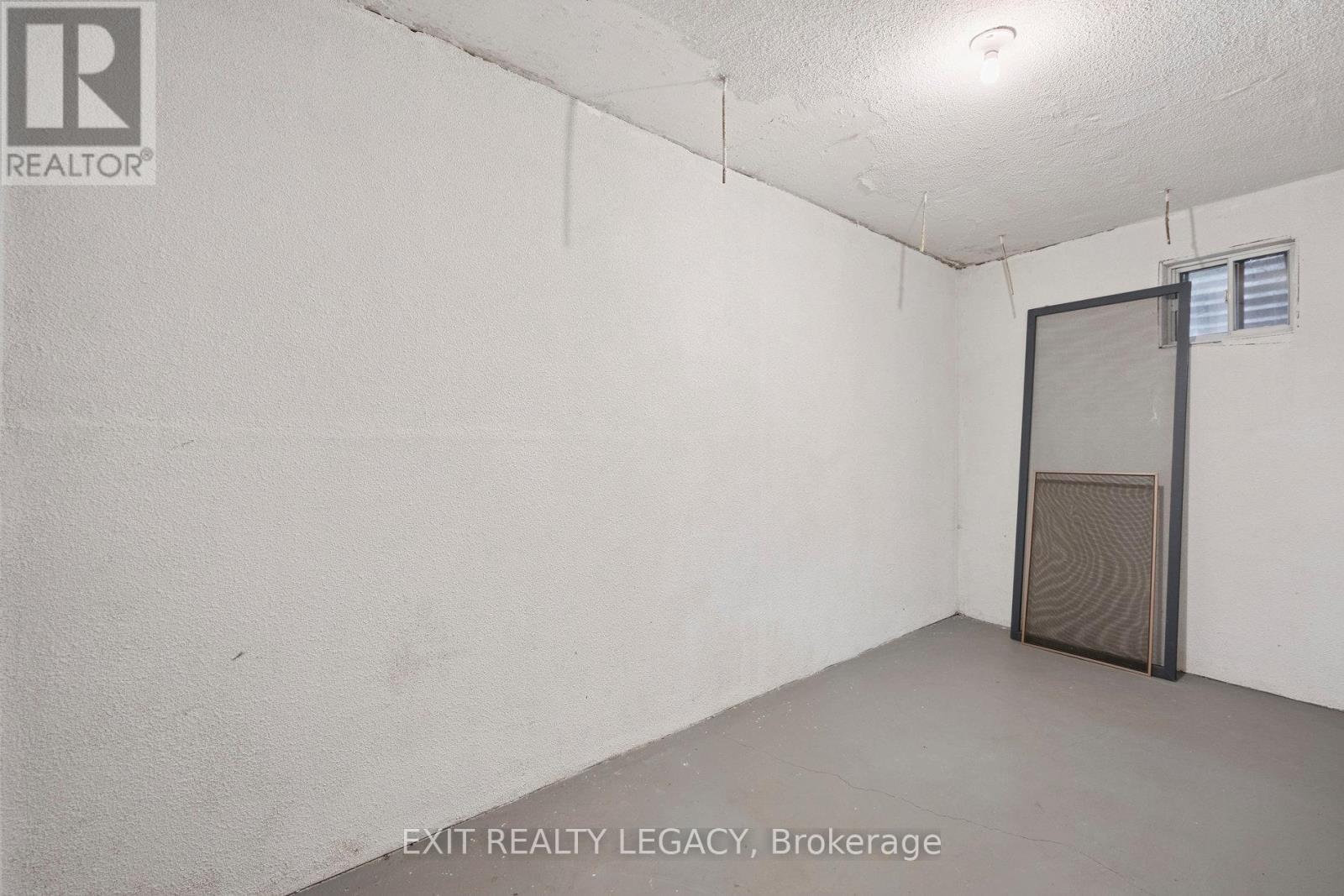 6 Muir Avenue, Toronto, ON - Photo Showing Other Room