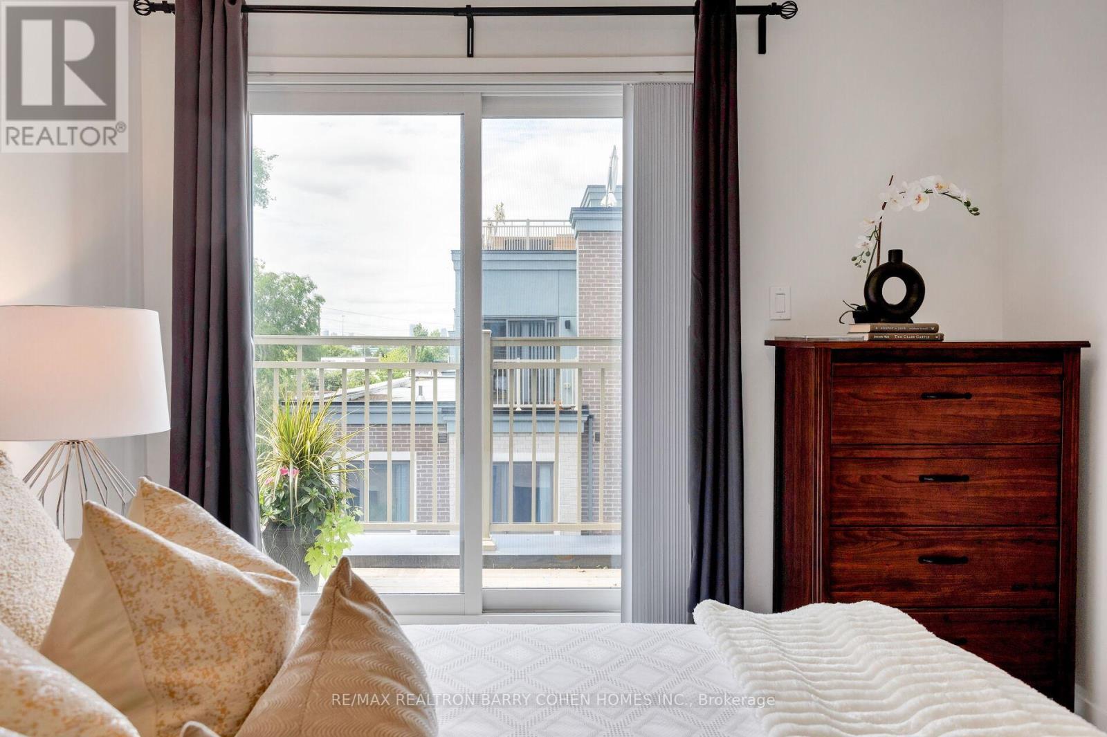 98 - 20 William Jackson Way, Toronto, ON - Indoor Photo Showing Bedroom
