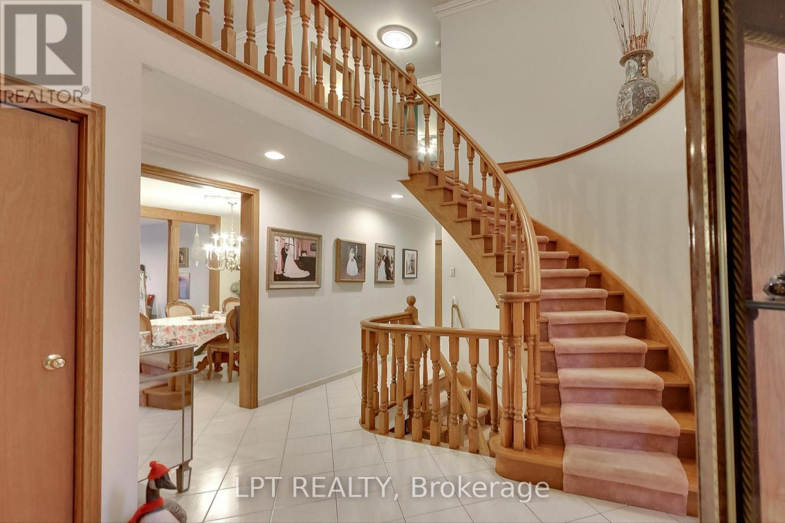 6 Fenton Way, Brampton, ON - Indoor Photo Showing Other Room