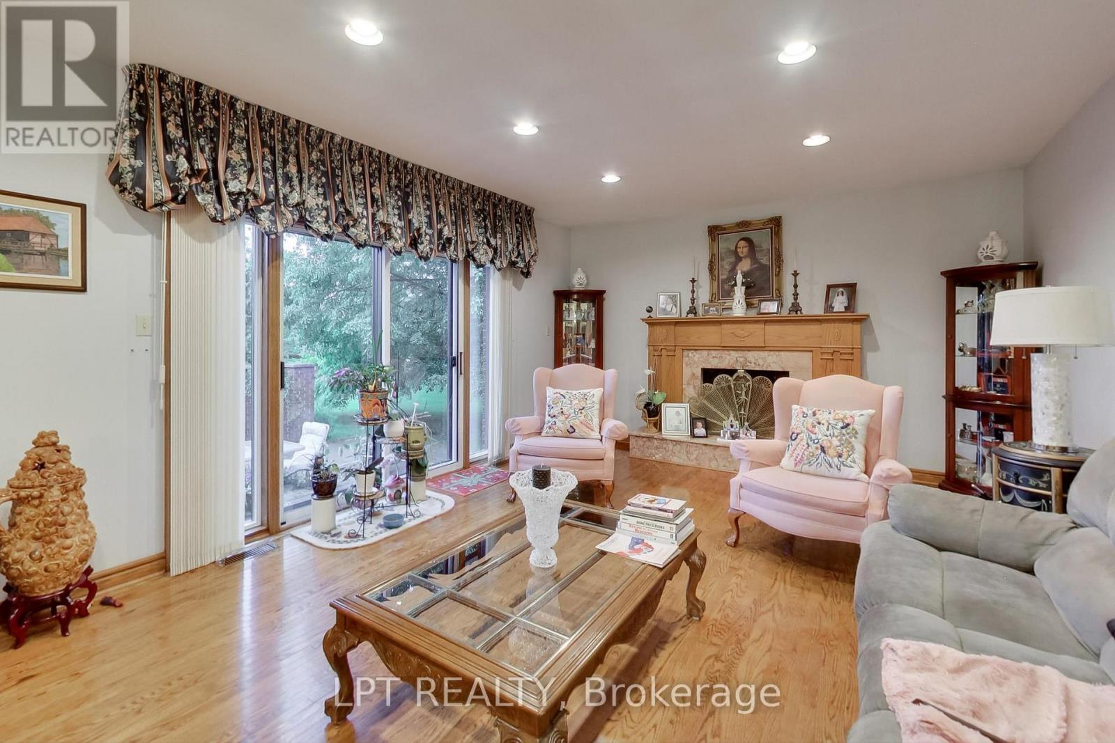 6 Fenton Way, Brampton, ON - Indoor Photo Showing Living Room With Fireplace