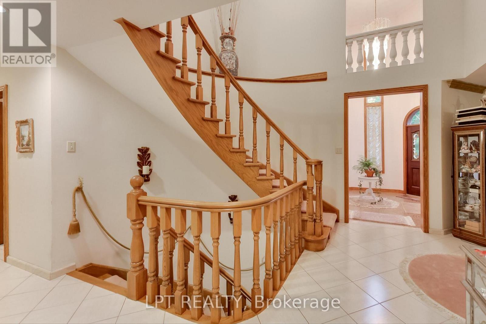 6 Fenton Way, Brampton, ON - Indoor Photo Showing Other Room