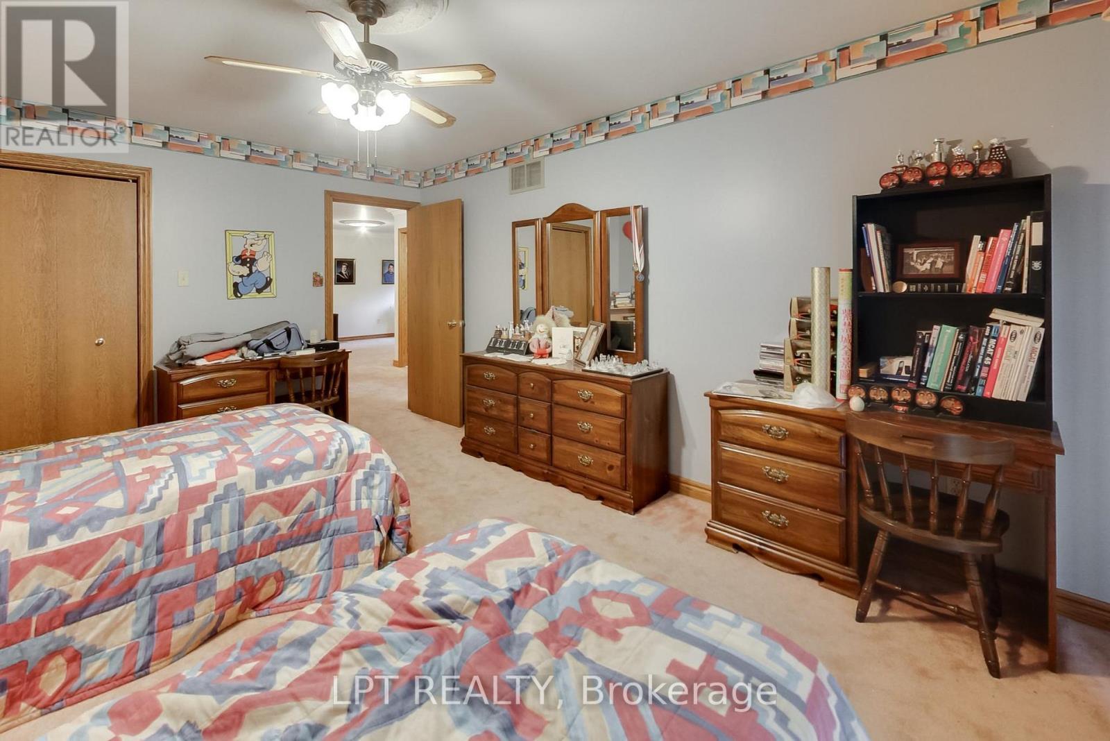 6 Fenton Way, Brampton, ON - Indoor Photo Showing Bedroom