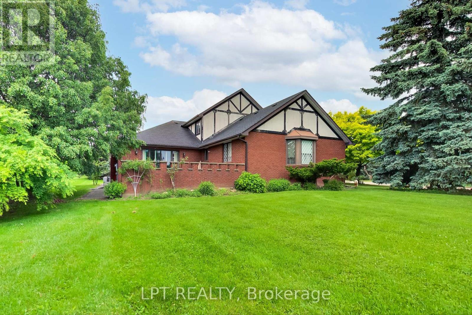 6 Fenton Way, Brampton, ON - Outdoor