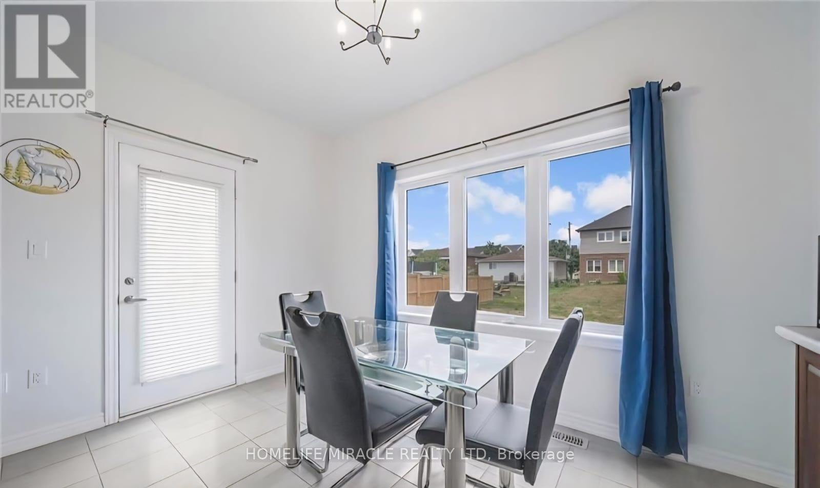 44 Cottonwood Crescent, Welland, ON - Indoor Photo Showing Dining Room