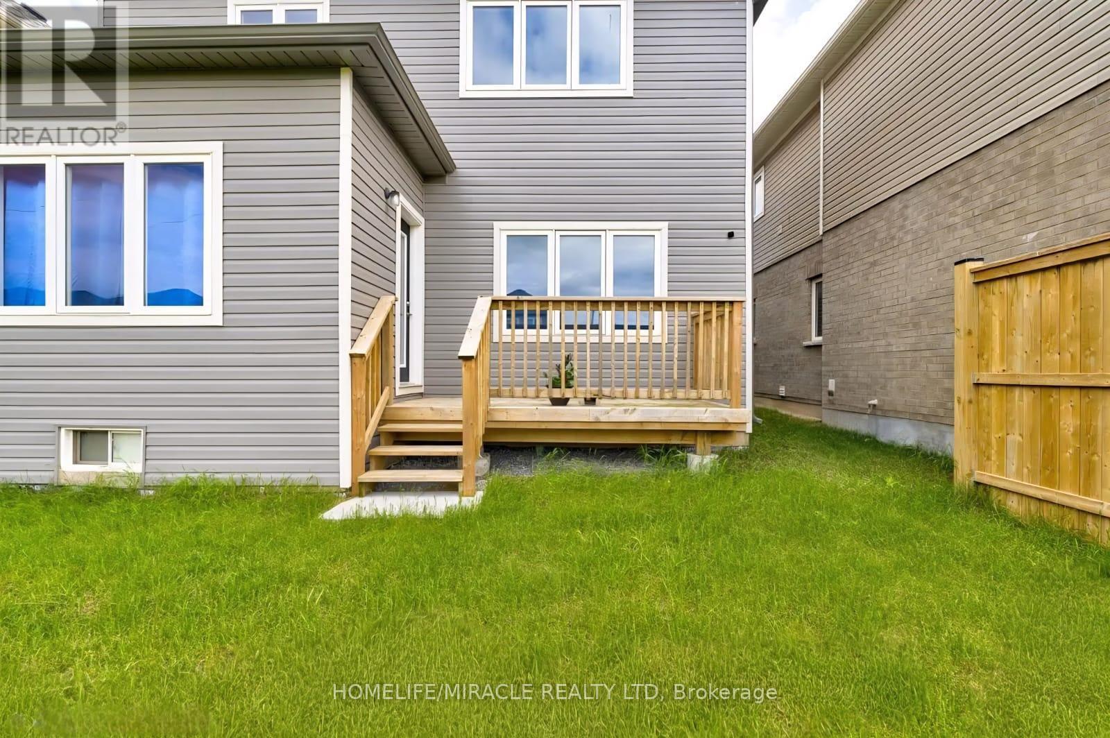 44 Cottonwood Crescent, Welland, ON - Outdoor With Exterior