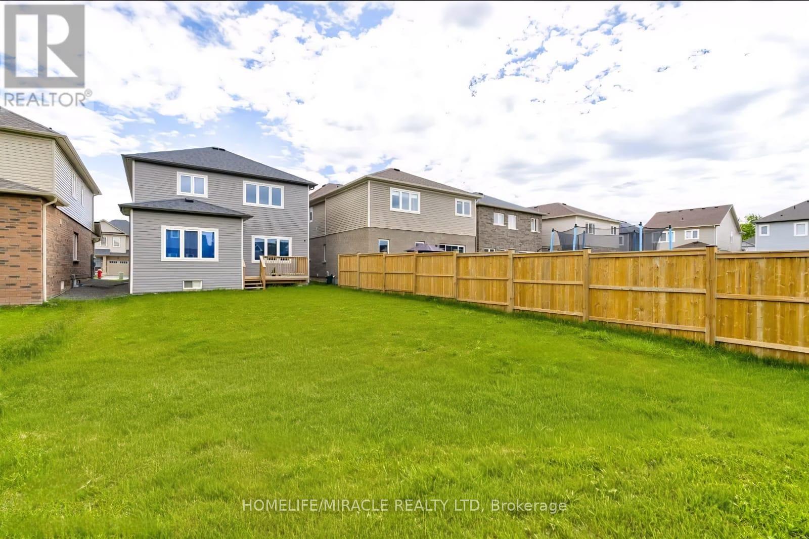 44 Cottonwood Crescent, Welland, ON - Outdoor