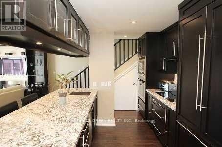 137 - 28 Stadium Road, Toronto, ON - Indoor Photo Showing Kitchen With Upgraded Kitchen