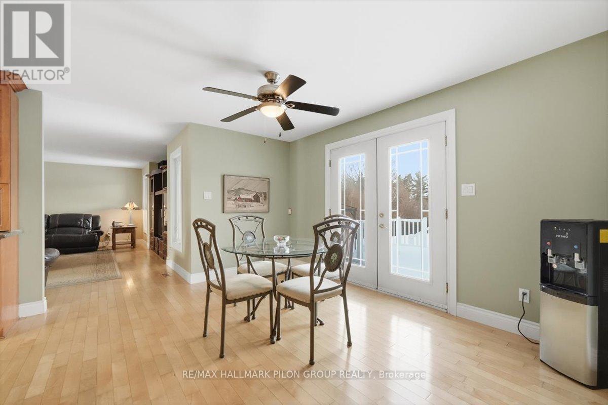 180 Sophie Street, Clarence-Rockland, ON - Indoor Photo Showing Dining Room