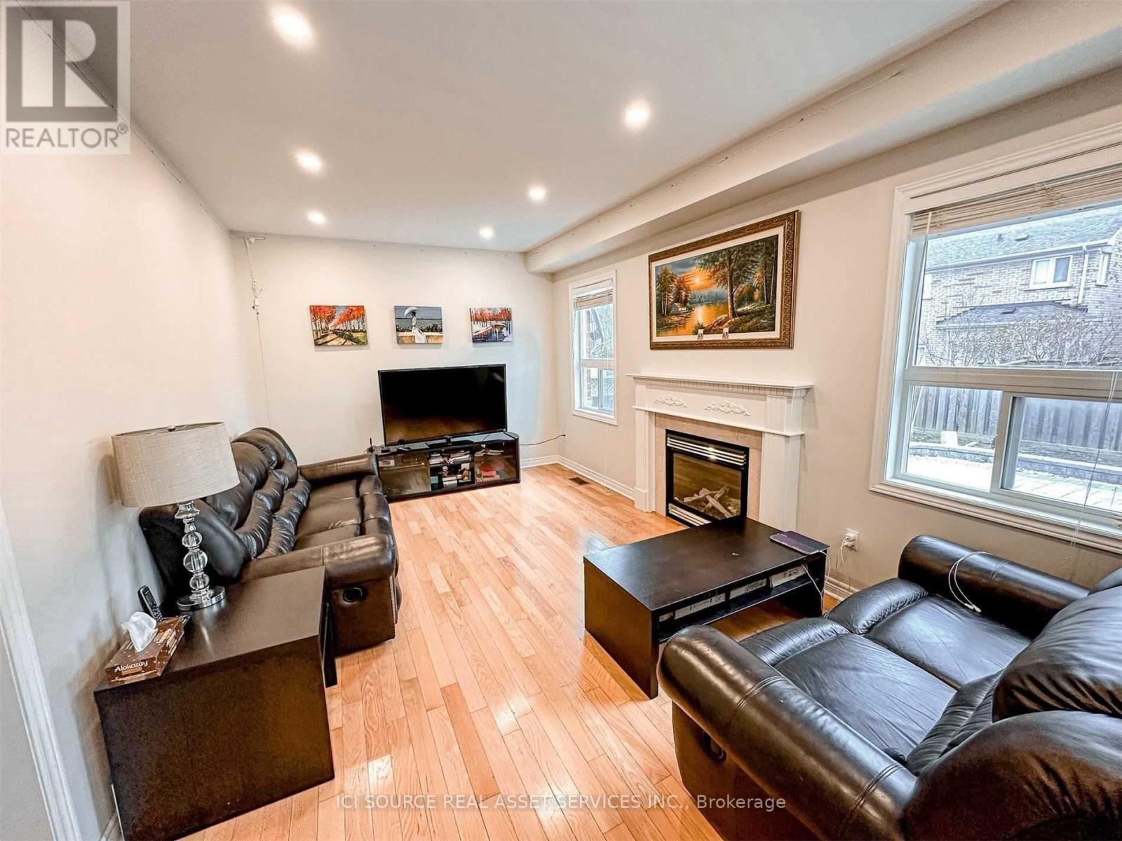 53 Westchester Crescent, Markham, ON - Indoor Photo Showing Living Room With Fireplace