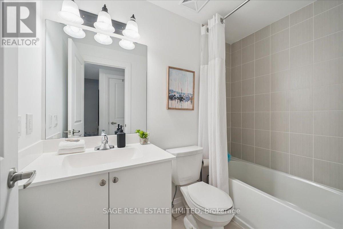 203 - 56 Coles Avenue, Vaughan, ON - Indoor Photo Showing Bathroom