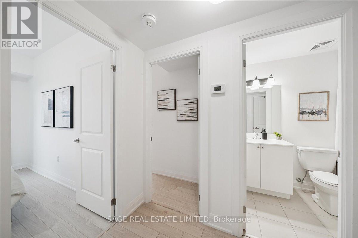 203 - 56 Coles Avenue, Vaughan, ON - Indoor Photo Showing Bathroom