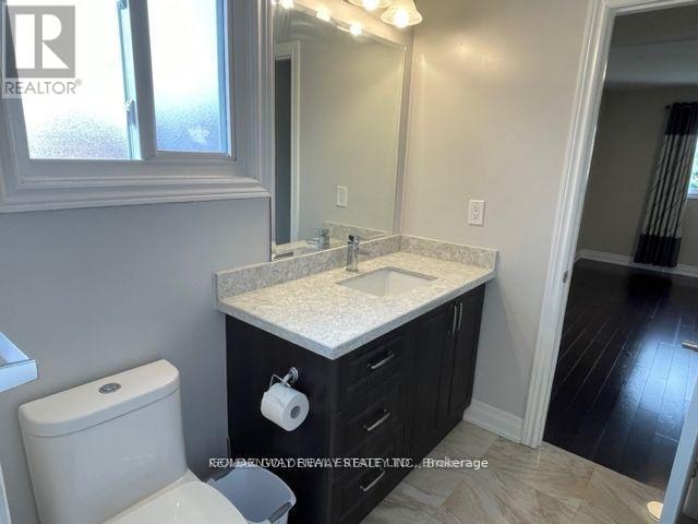 2 Edinburgh Drive, Richmond Hill, ON - Indoor Photo Showing Bathroom