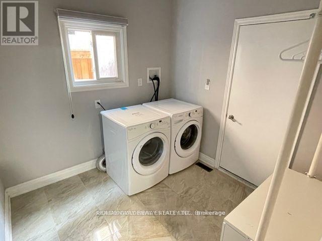 2 Edinburgh Drive, Richmond Hill, ON - Indoor Photo Showing Laundry Room