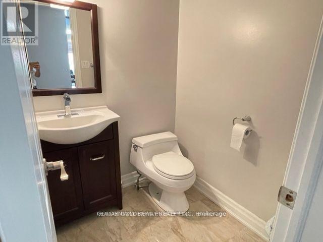 2 Edinburgh Drive, Richmond Hill, ON - Indoor Photo Showing Bathroom
