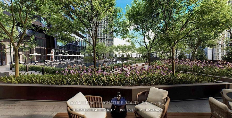 3 Concord Cityplace Way, Toronto, ON - Outdoor