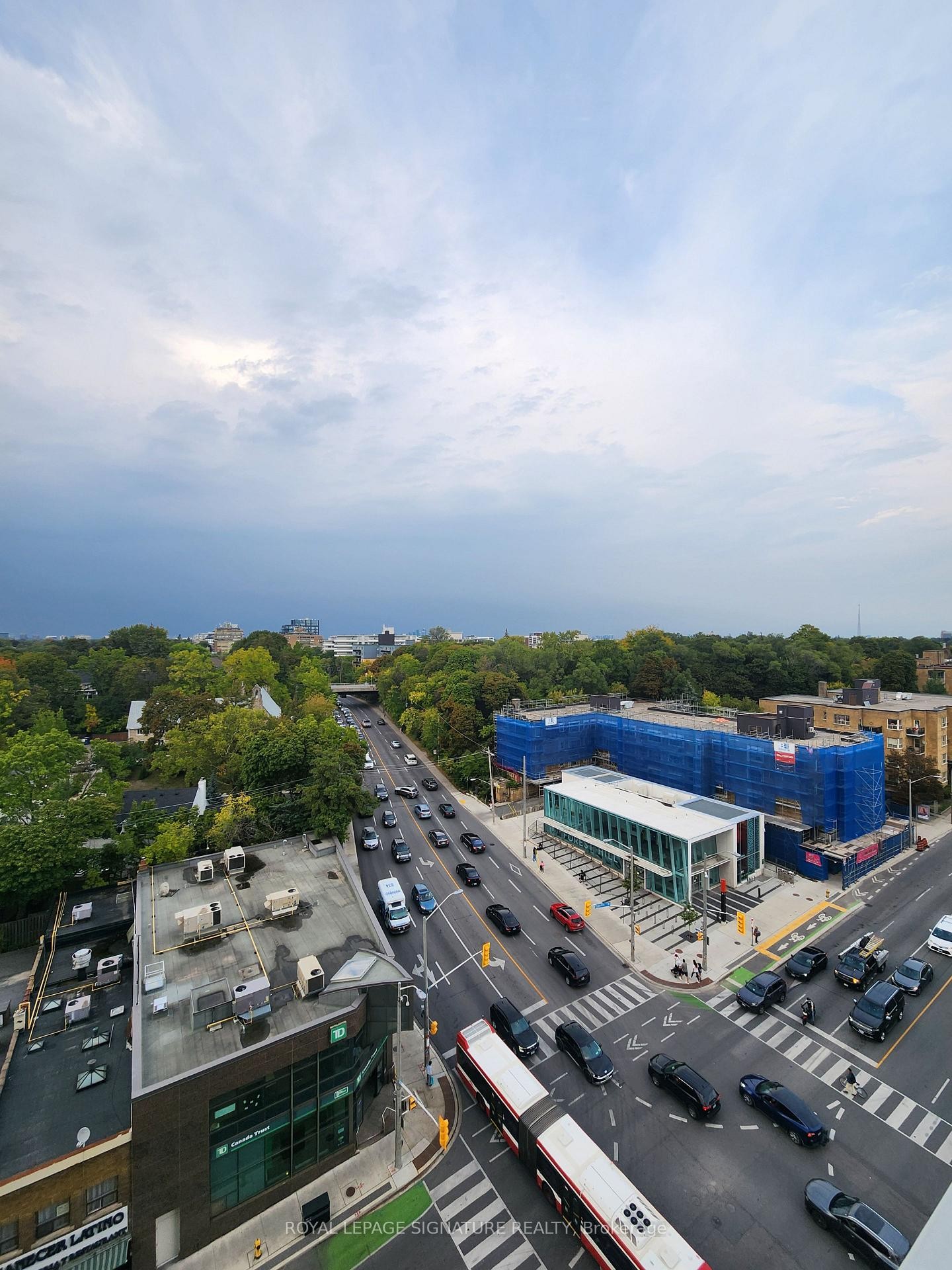 1112-2020 Bathurst Street N, Toronto, ON - Outdoor With View