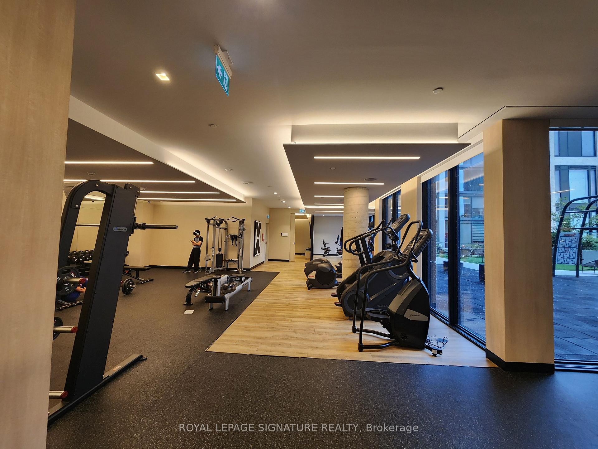 1112-2020 Bathurst Street N, Toronto, ON - Indoor Photo Showing Gym Room