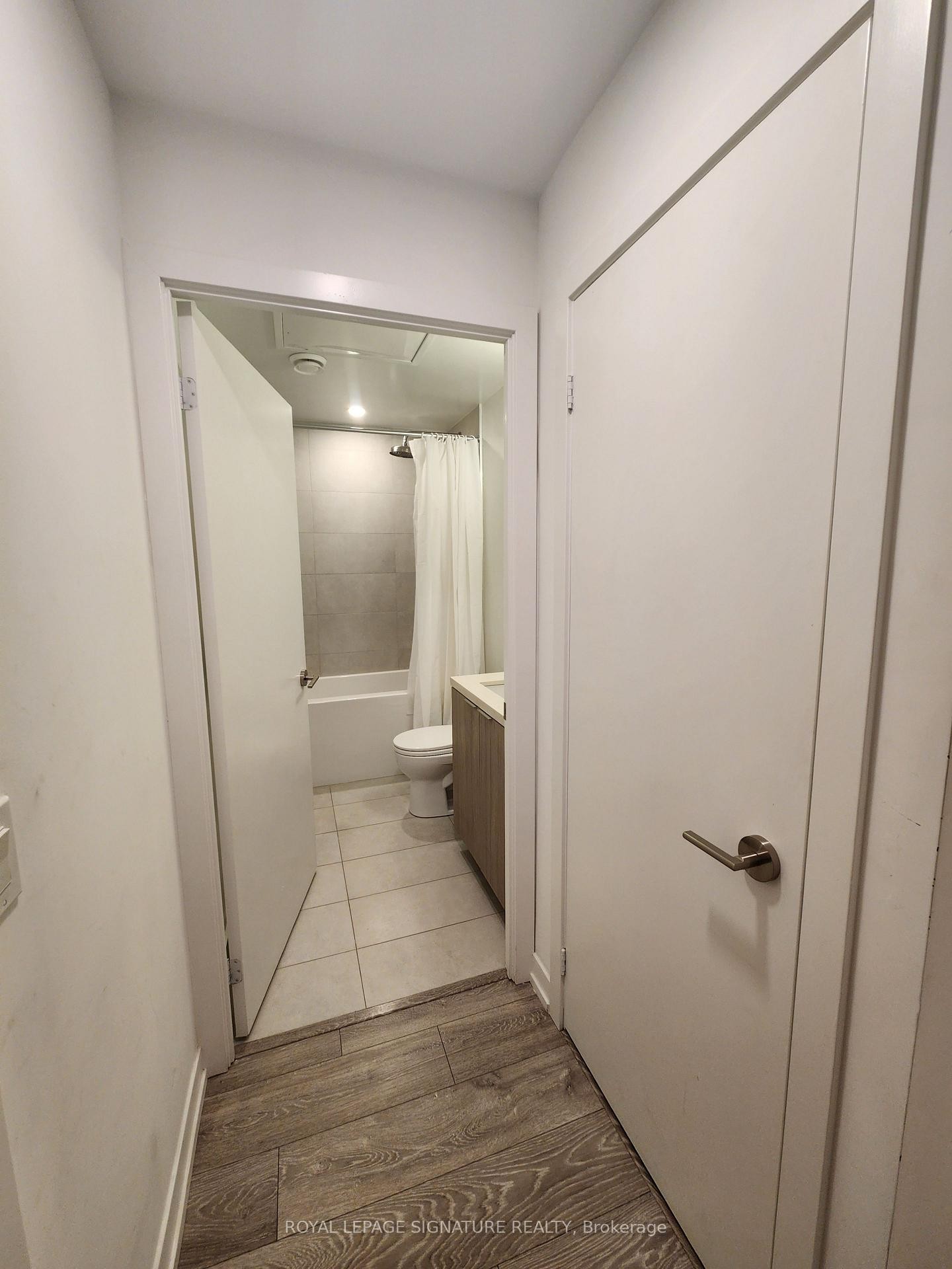 1112-2020 Bathurst Street N, Toronto, ON - Indoor Photo Showing Bathroom