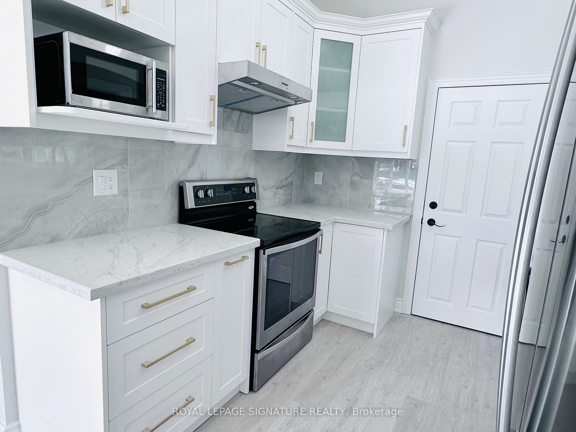 Main-55 Munson Crescent, Toronto, ON - Indoor Photo Showing Kitchen