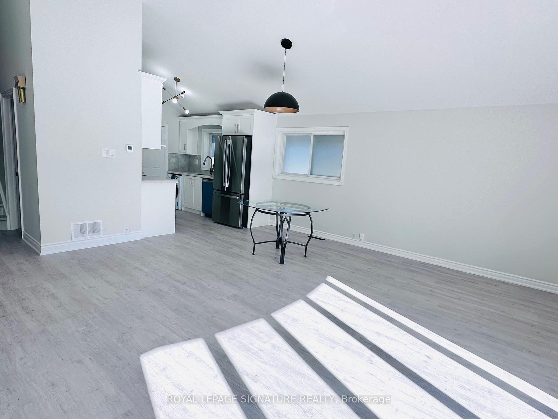 Main-55 Munson Crescent, Toronto, ON - Indoor Photo Showing Kitchen