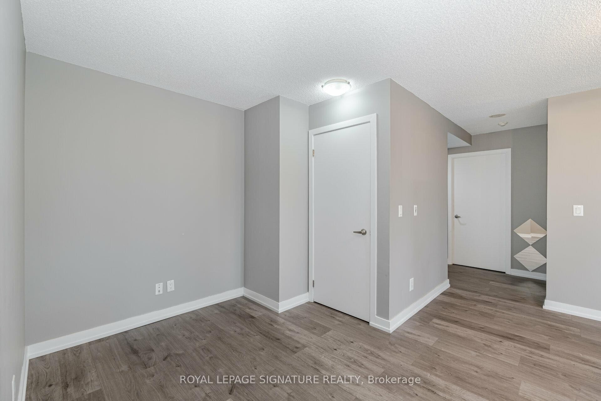 514-155 Legion Road N, Toronto, ON - Indoor Photo Showing Other Room