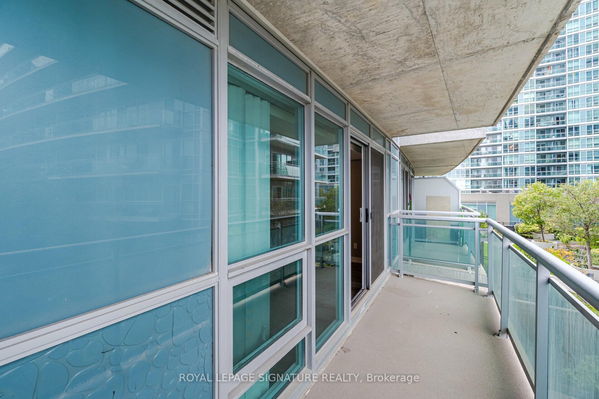 514-155 Legion Road N, Toronto, ON - Outdoor With Balcony With Exterior