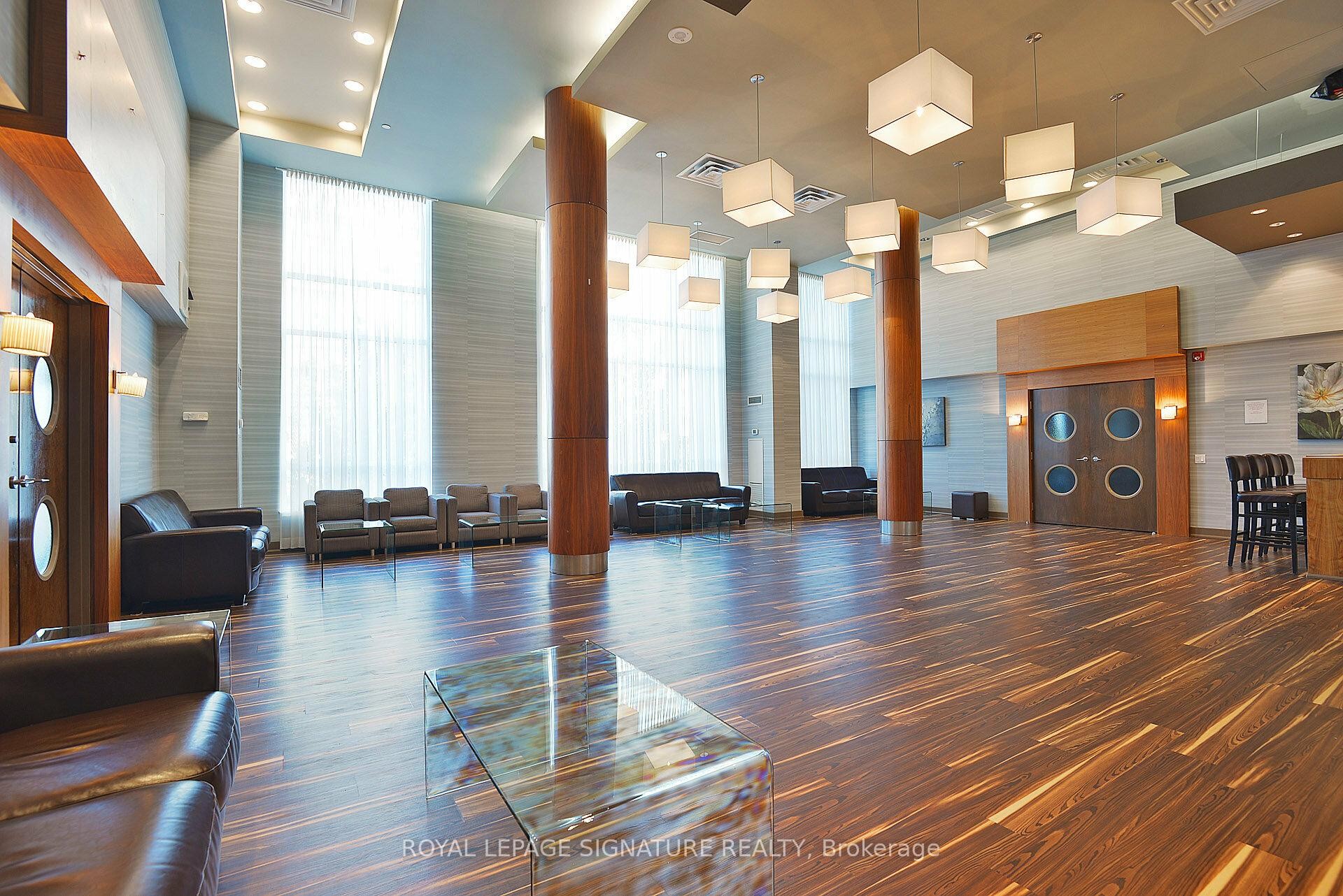 514-155 Legion Road N, Toronto, ON - Indoor Photo Showing Other Room