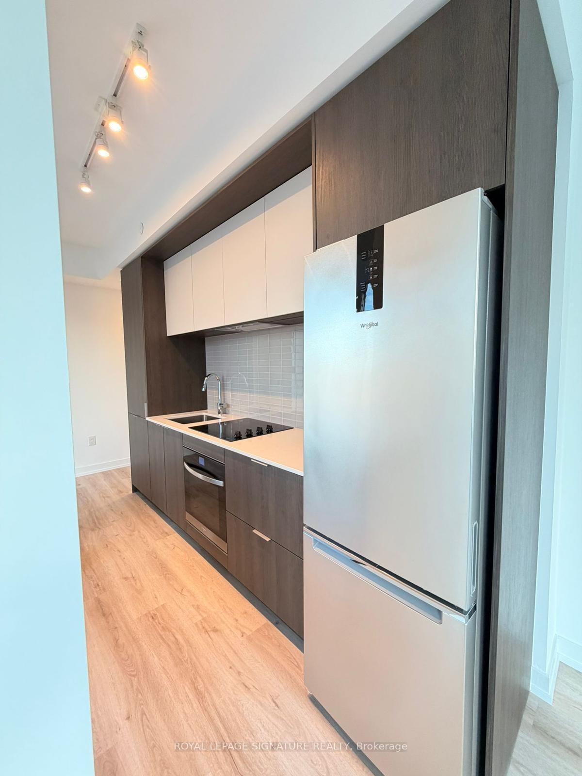 1510-395 Square One Drive, Mississauga, ON - Indoor Photo Showing Kitchen