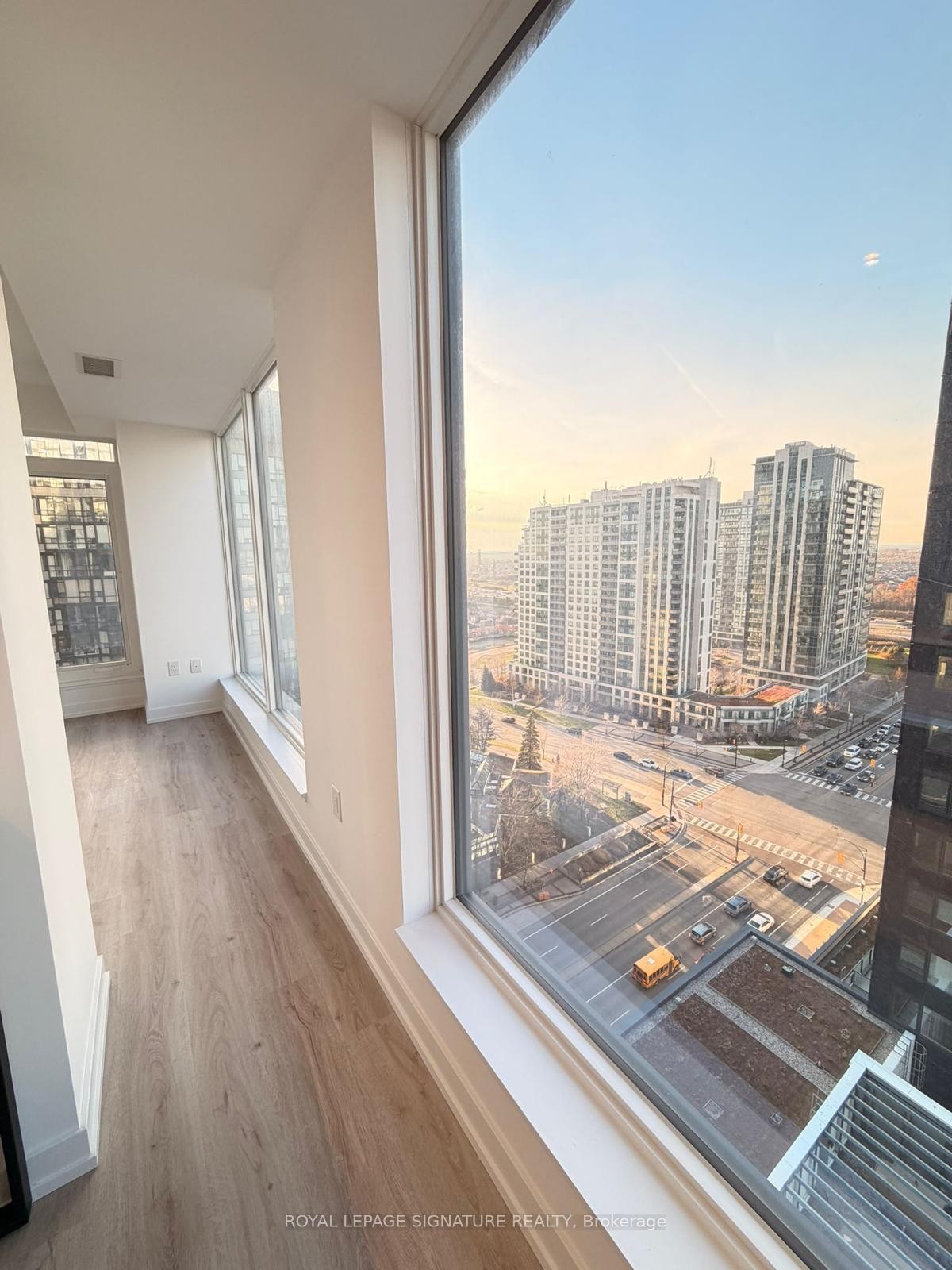 1510-395 Square One Drive, Mississauga, ON - Photo Showing Other Room