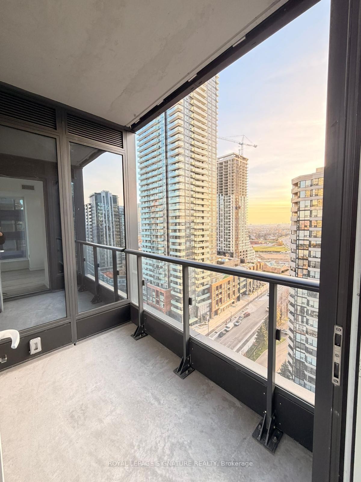 1510-395 Square One Drive, Mississauga, ON - Outdoor With Exterior