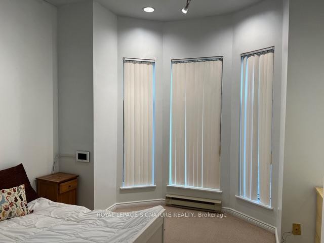 B-208 Carlton Street, Toronto, ON