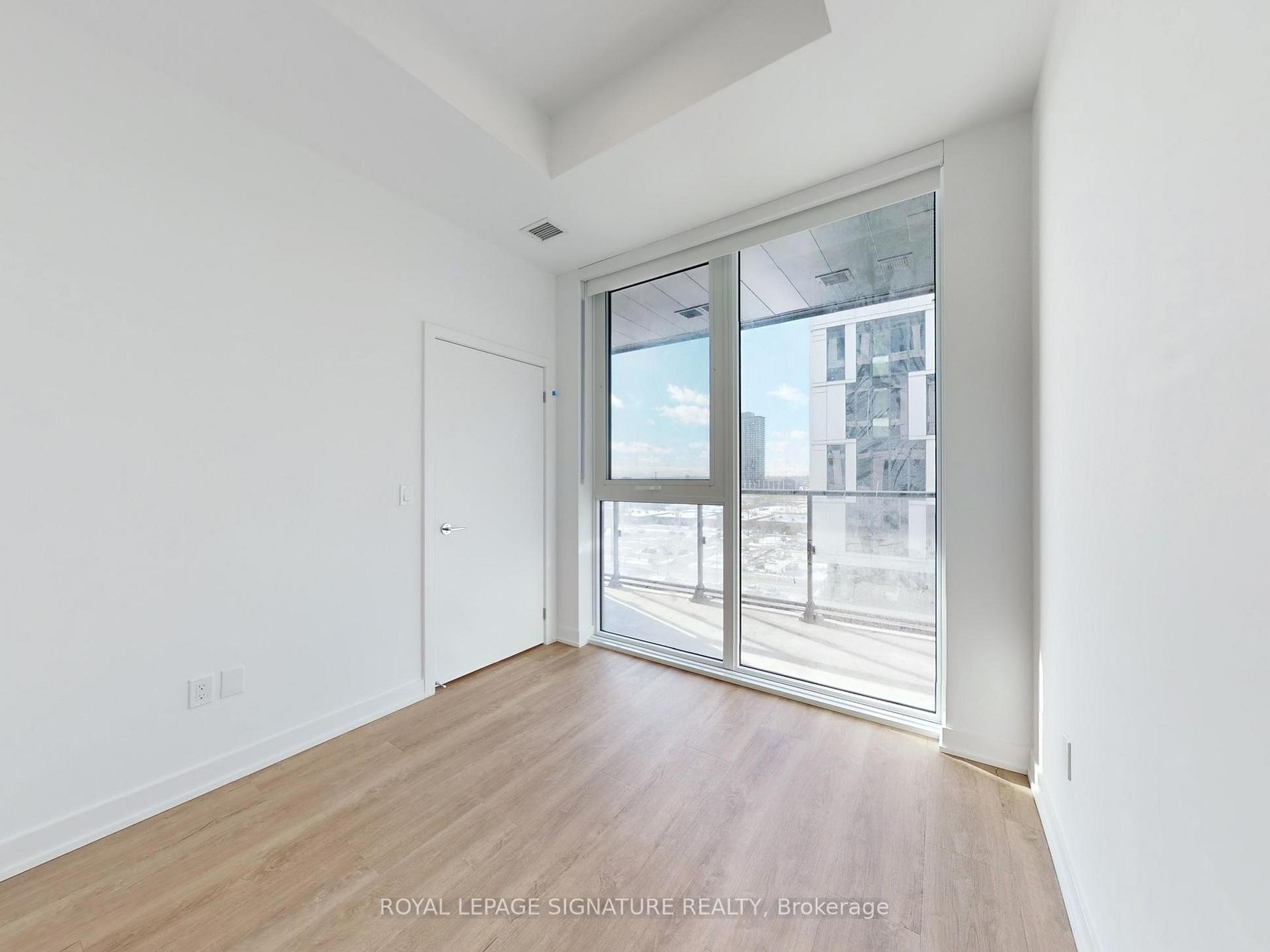 818-1007 The Queensway N/A, Toronto, ON - Indoor Photo Showing Other Room