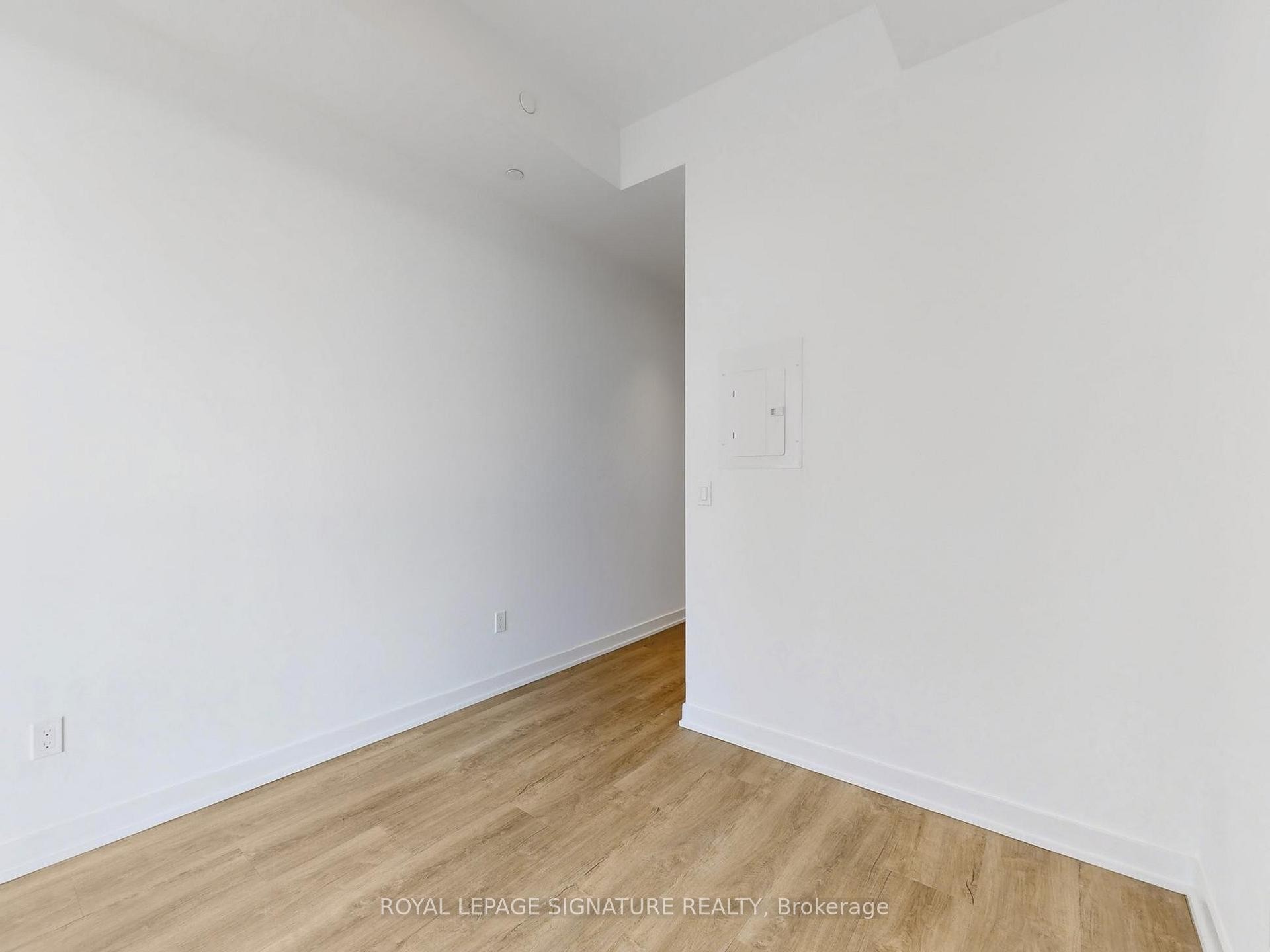 818-1007 The Queensway N/A, Toronto, ON - Indoor Photo Showing Other Room