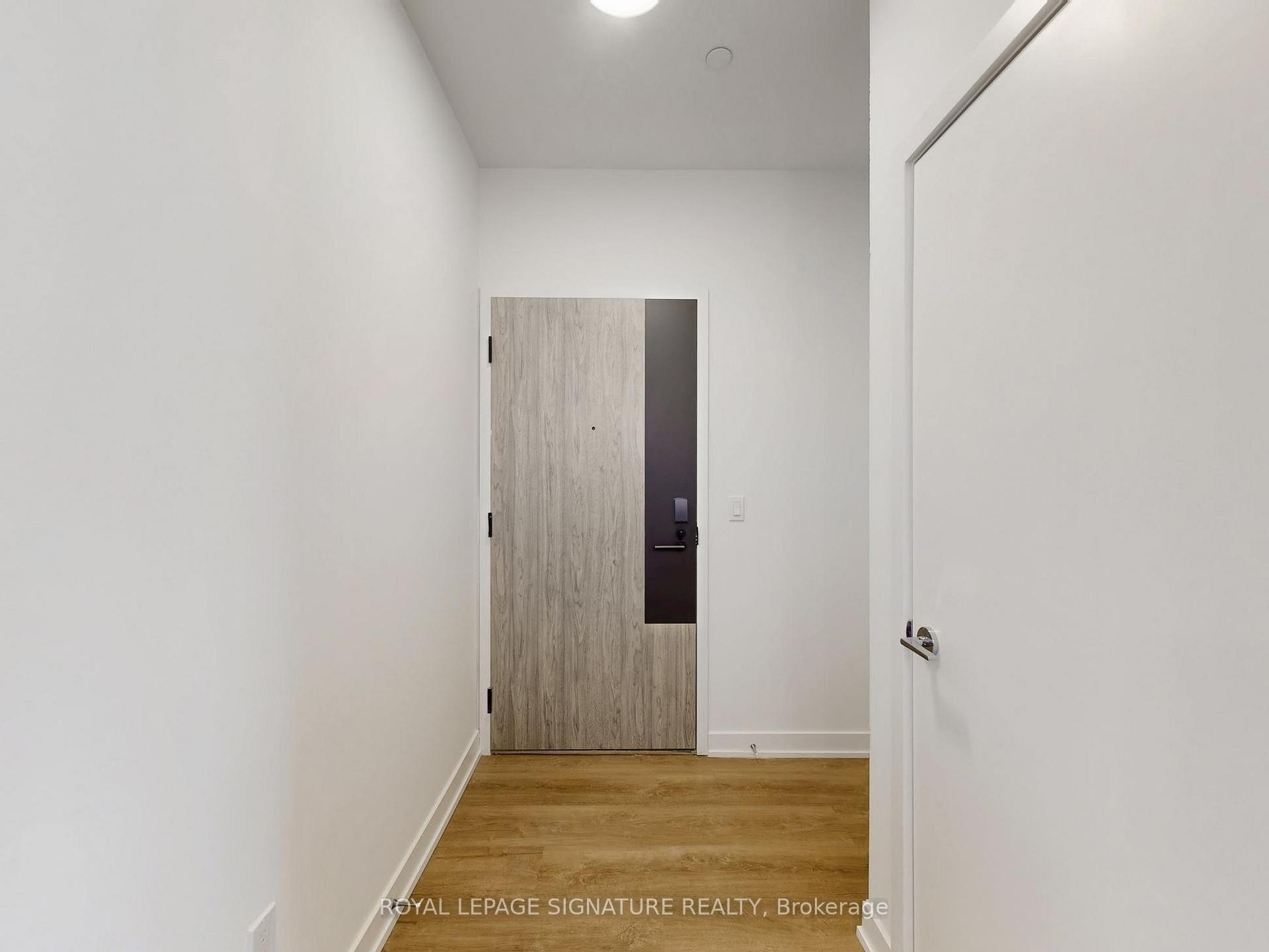 818-1007 The Queensway N/A, Toronto, ON - Indoor Photo Showing Other Room