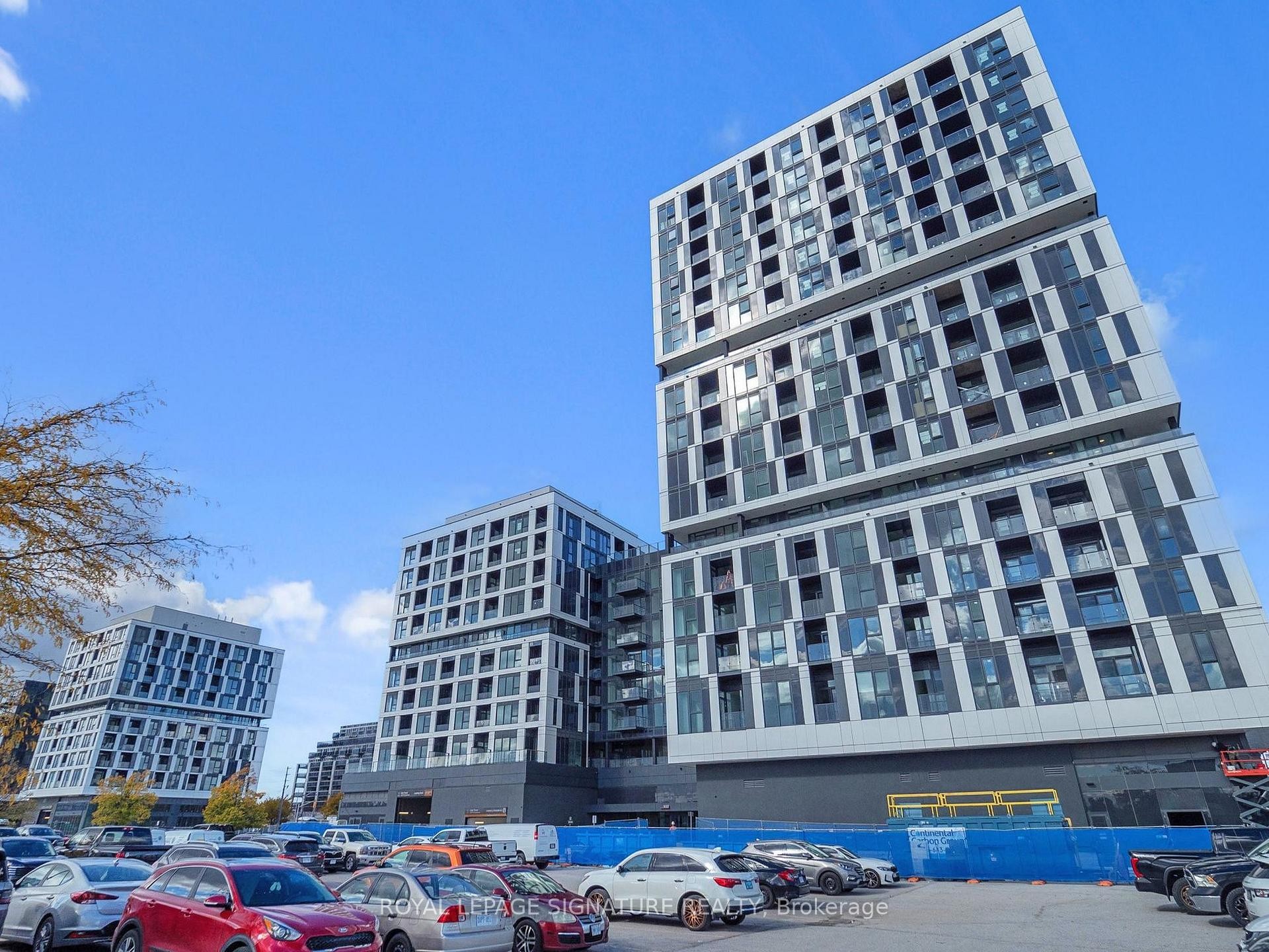 818-1007 The Queensway N/A, Toronto, ON - Outdoor With Facade