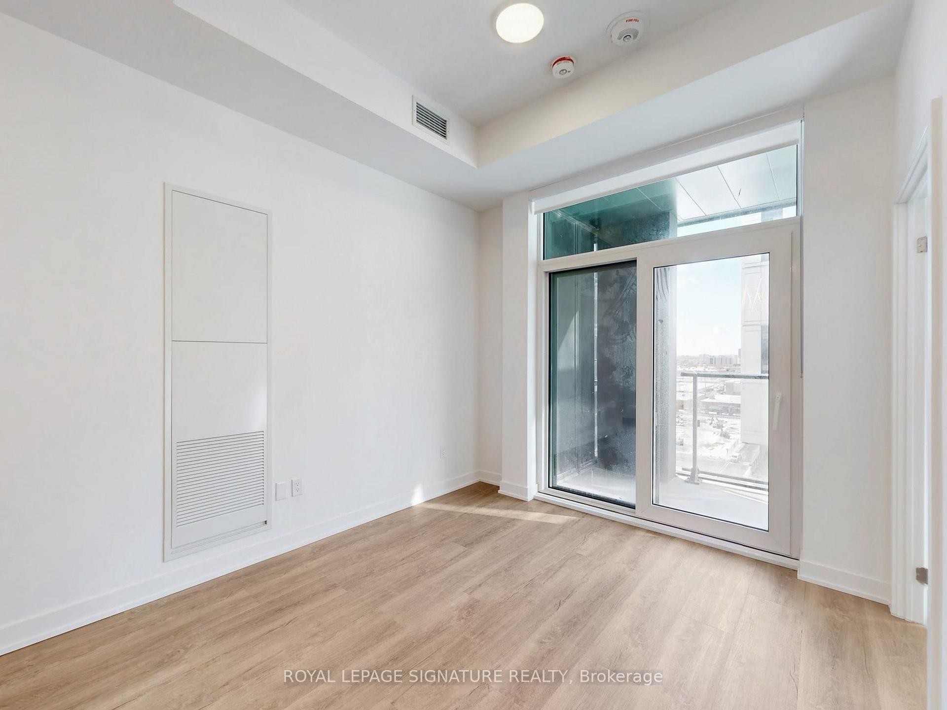 818-1007 The Queensway N/A, Toronto, ON - Indoor Photo Showing Other Room