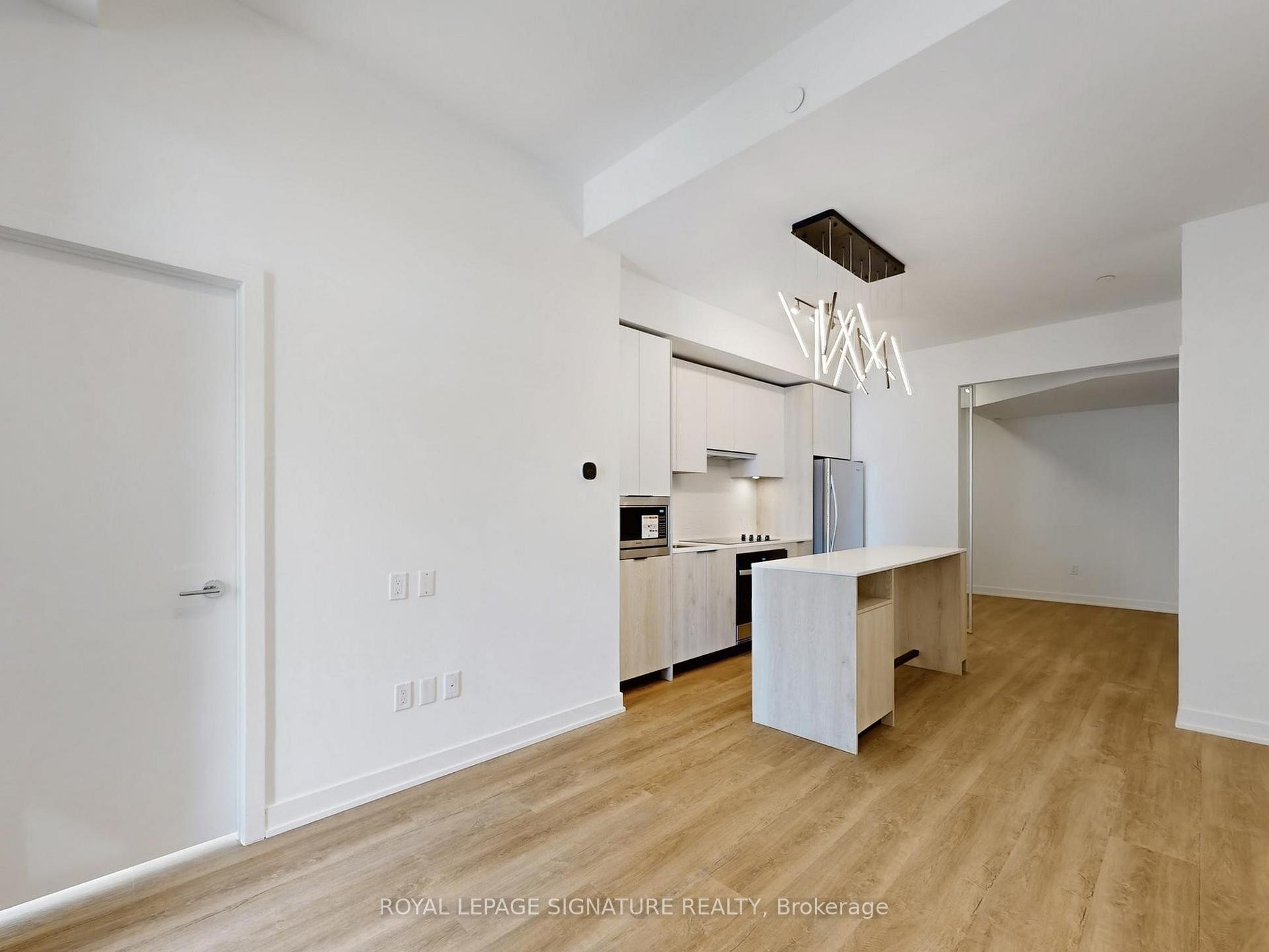 818-1007 The Queensway N/A, Toronto, ON - Indoor Photo Showing Kitchen