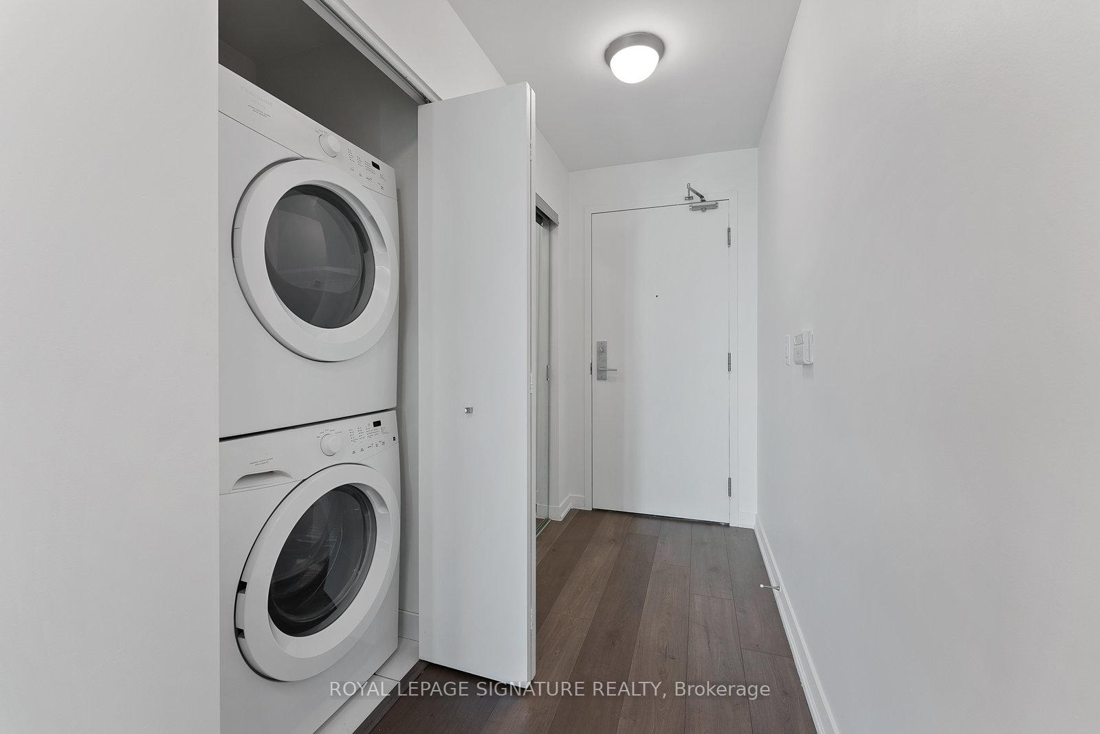 2307-150 East Liberty Street, Toronto, ON - Indoor Photo Showing Laundry Room