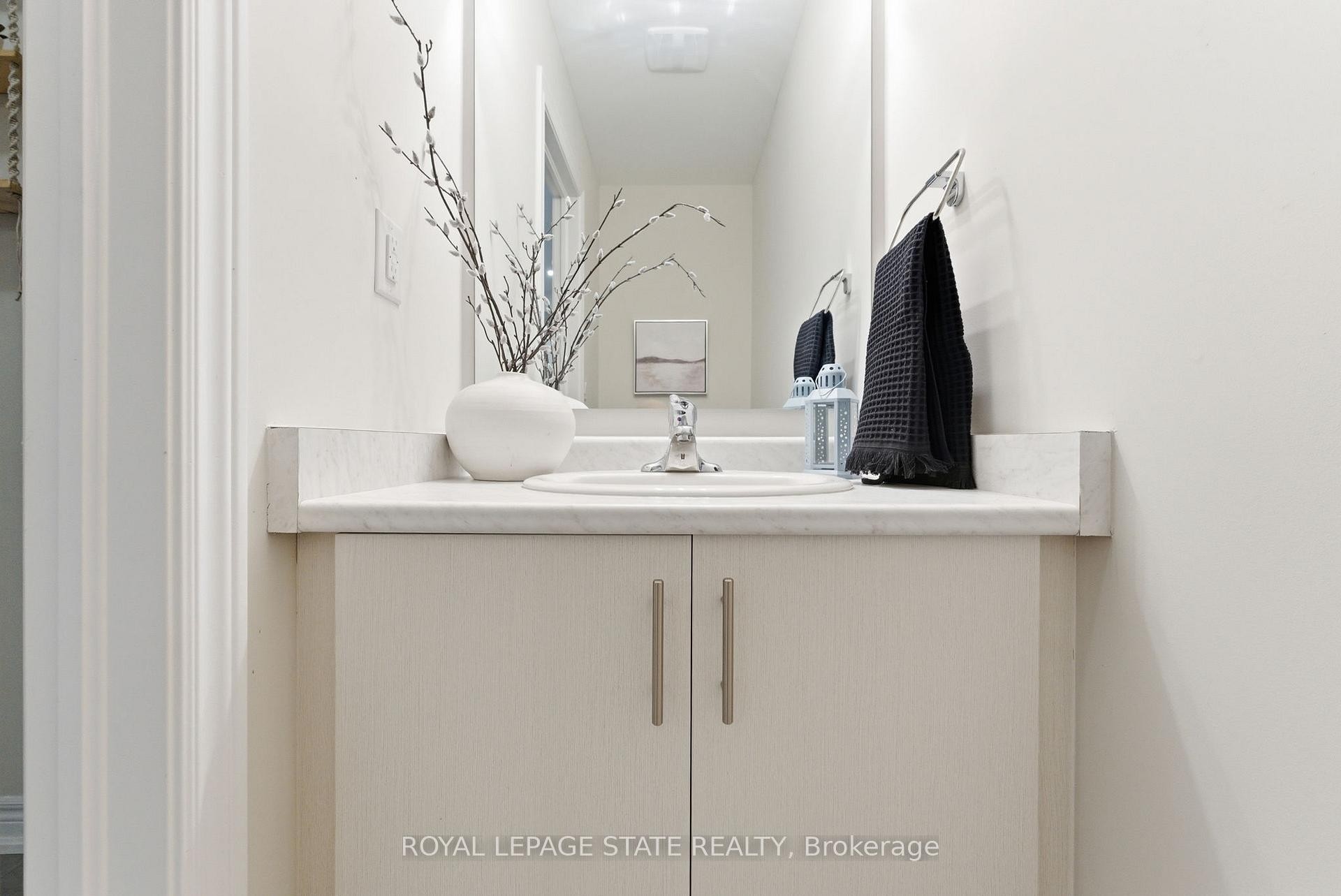 38-40 Zinfandel Drive, Hamilton, ON - Indoor Photo Showing Bathroom